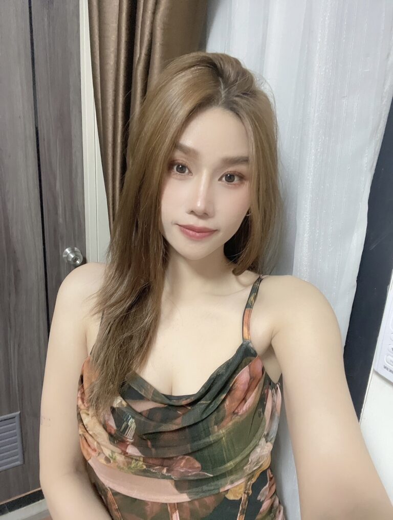 May include: Black t-shirt with a white graphic print that reads "All Our Fears can come true if we have the courage to Pursue Them." - Walter Elias D.